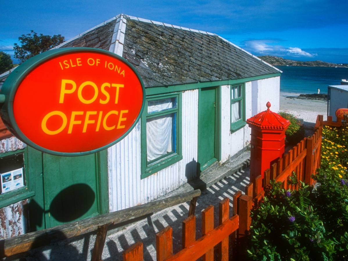 Buying Office Postage Online: The One-Ounce Threshold and How to Pick a Vendor